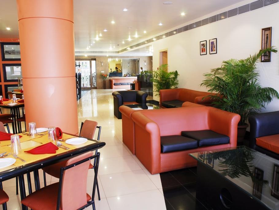 Vishwaratna Hotel Guwahati Extérieur photo