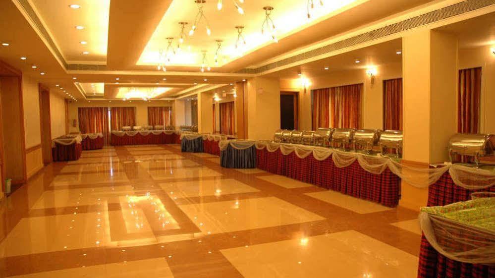 Vishwaratna Hotel Guwahati Extérieur photo