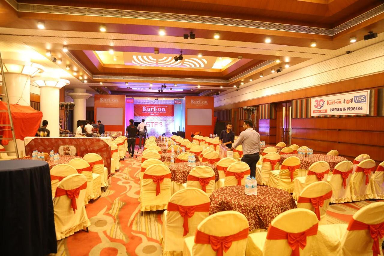 Vishwaratna Hotel Guwahati Extérieur photo
